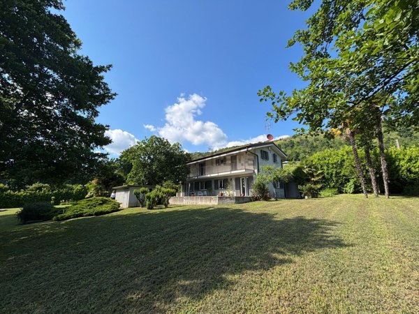 casa indipendente in vendita a Piverone