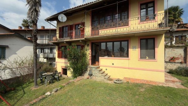 casa indipendente in vendita a Piverone