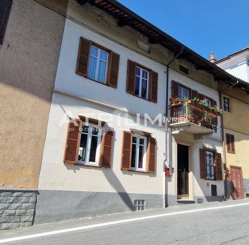 casa indipendente in vendita a Piverone