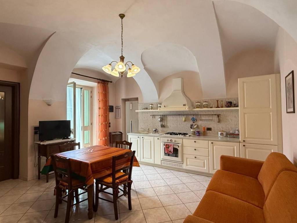 casa indipendente in vendita a Piverone