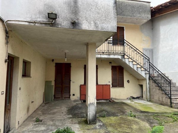 casa semindipendente in vendita a Piverone