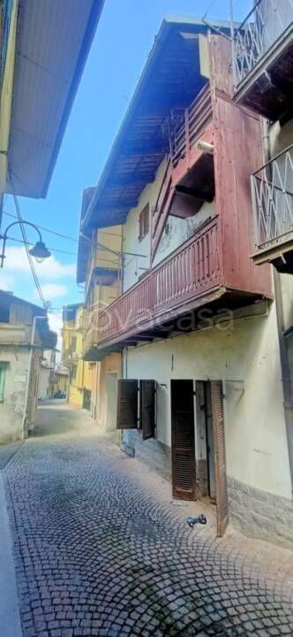 casa indipendente in vendita a Piverone