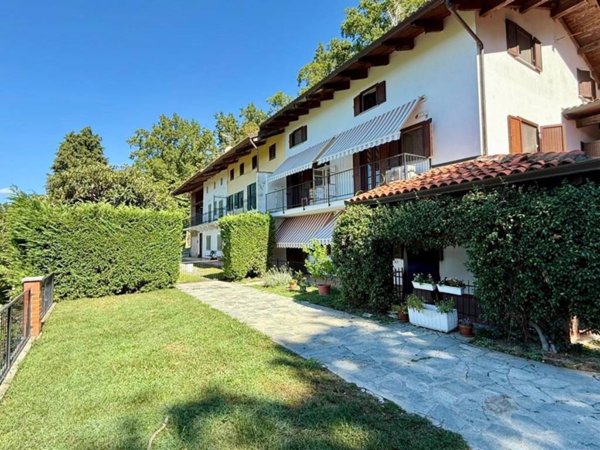 casa indipendente in vendita a Piverone