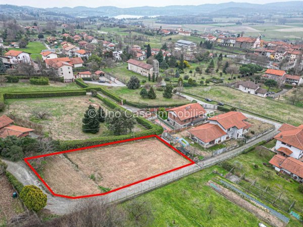 casa indipendente in vendita a Piverone