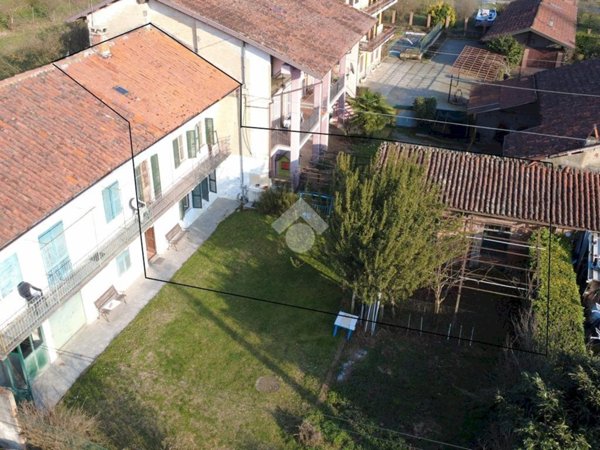 casa indipendente in vendita a Piverone