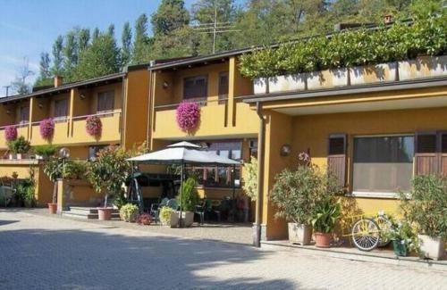 negozio in vendita a Piverone in zona Anzasco