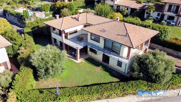 casa indipendente in vendita a Piverone