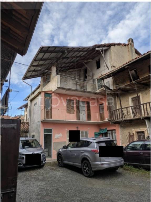 casa indipendente in vendita a Piverone