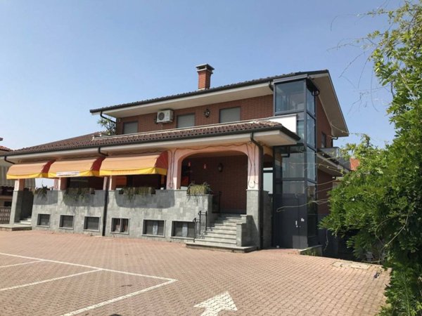 negozio in vendita a Poirino