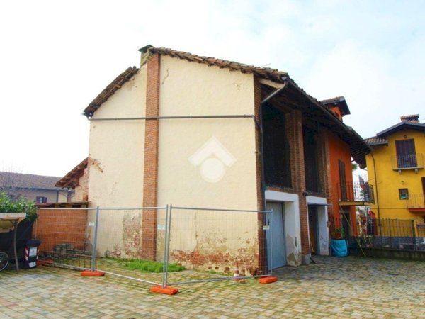 casale in vendita a Poirino in zona Marocchi