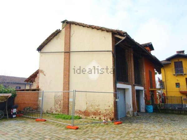 casale in vendita a Poirino in zona Marocchi