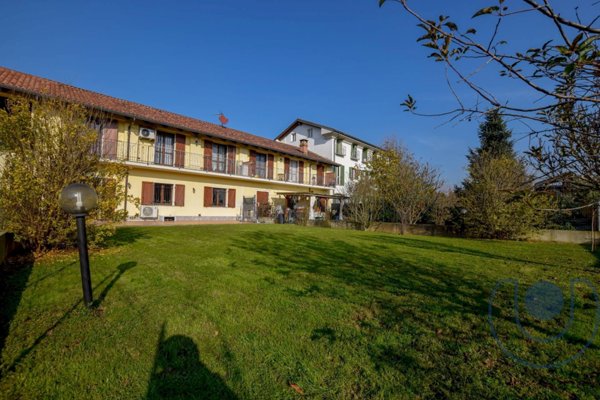 casa indipendente in vendita a Poirino