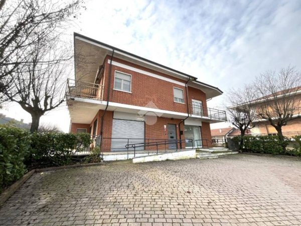 intera palazzina in vendita a Poirino in zona Marocchi