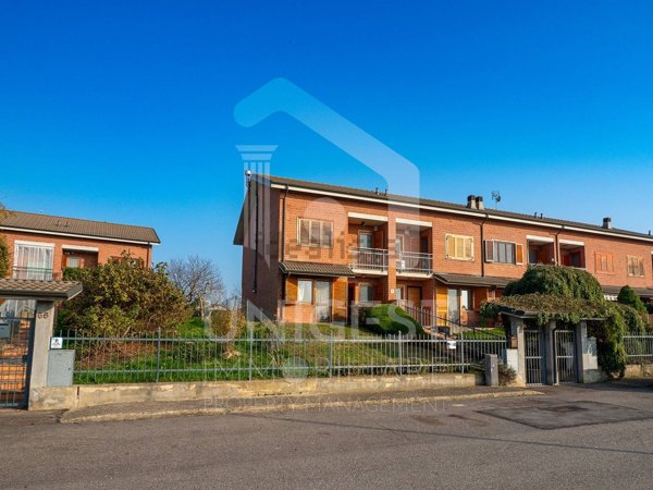 casa indipendente in vendita a Poirino