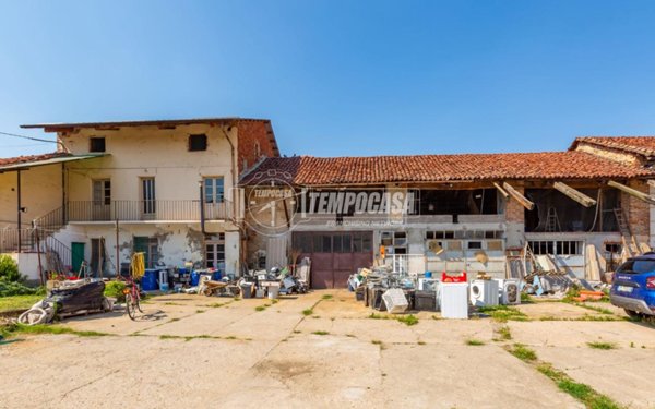 casale in vendita a Poirino