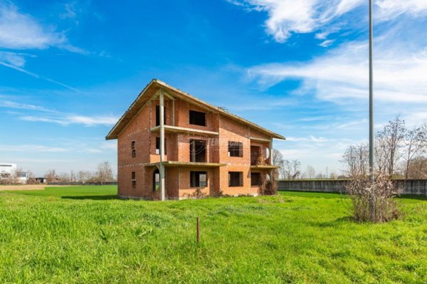 casa indipendente in vendita a Poirino in zona Masio