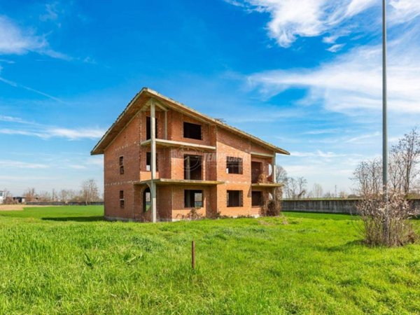 casa indipendente in vendita a Poirino in zona Masio