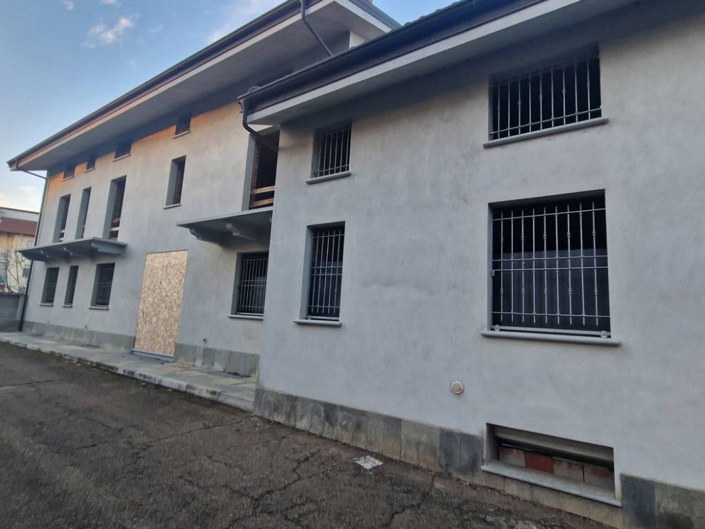 intera palazzina in vendita a Poirino