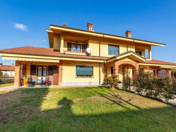 casa indipendente in vendita a Poirino