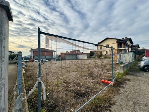 terreno edificabile in vendita a Poirino