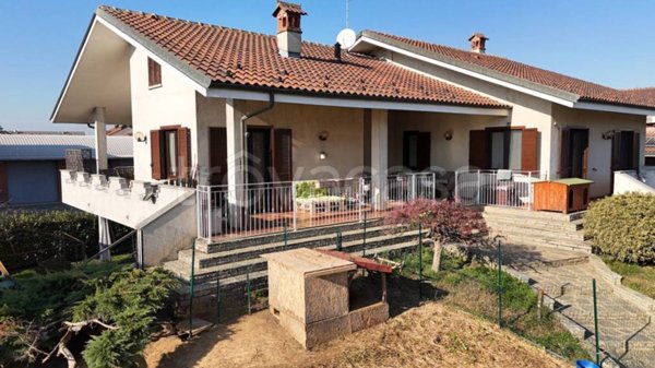 casa indipendente in vendita a Poirino