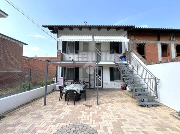 casa indipendente in vendita a Poirino