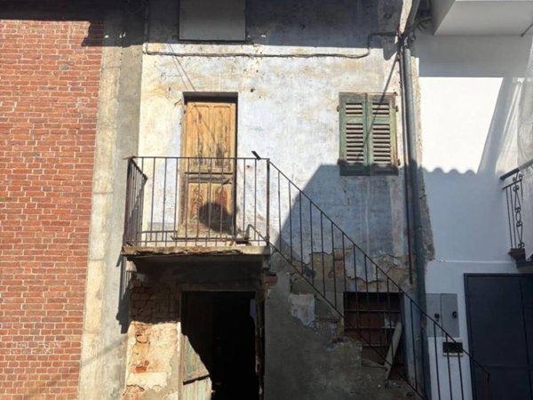 casa indipendente in vendita a Poirino
