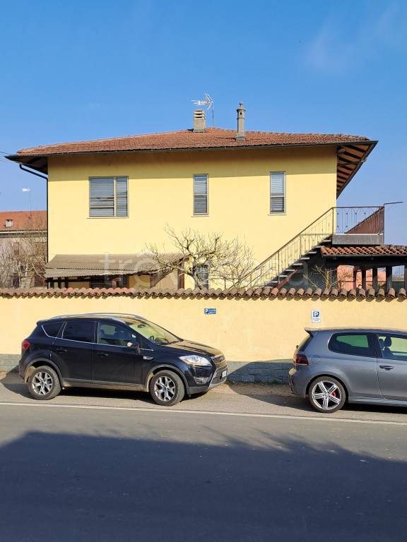 casa indipendente in vendita a Poirino in zona Ternavasso