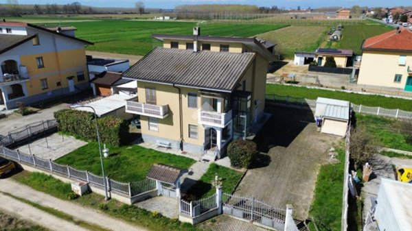 casa indipendente in vendita a Poirino