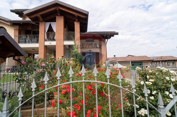 casa indipendente in vendita a Poirino