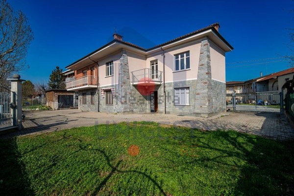 casa indipendente in vendita a Poirino