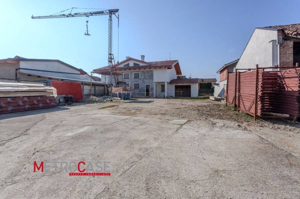 casa indipendente in vendita a Poirino