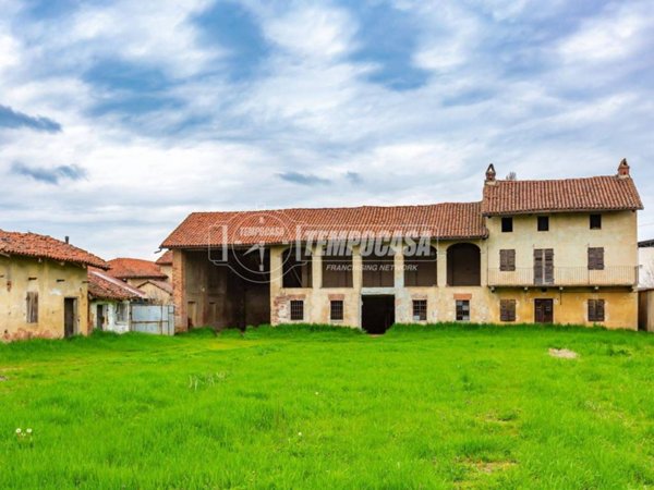 casa indipendente in vendita a Poirino