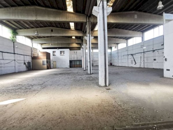 capannone in vendita a Poirino in zona Masio