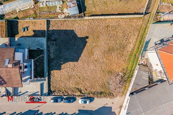 terreno edificabile in vendita a Poirino