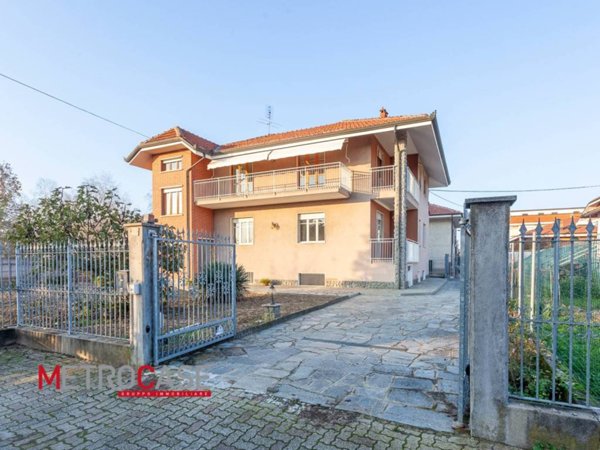 casa indipendente in vendita a Poirino in zona Ternavasso