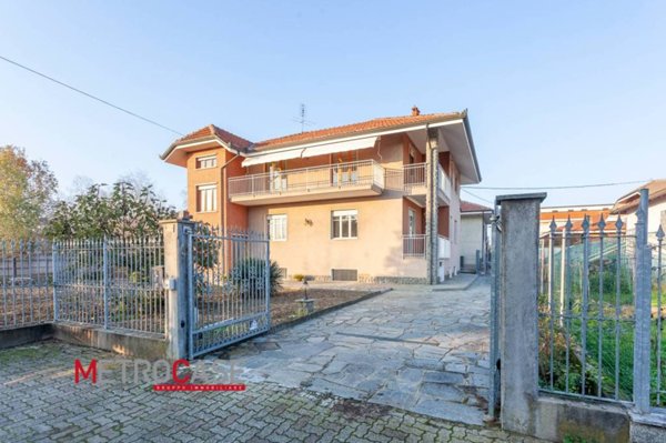 casa indipendente in vendita a Poirino in zona Ternavasso