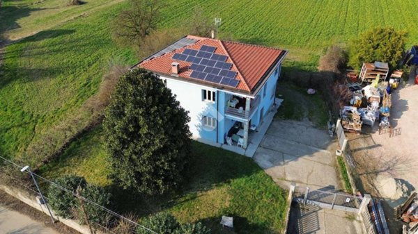 casa indipendente in vendita a Poirino in zona Marocchi