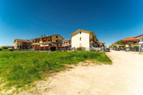 terreno edificabile in vendita a Poirino