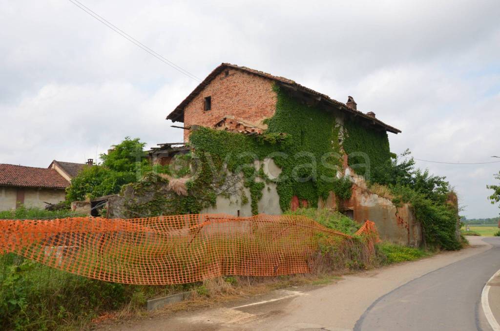 casa indipendente in vendita a Poirino in zona Stuerda