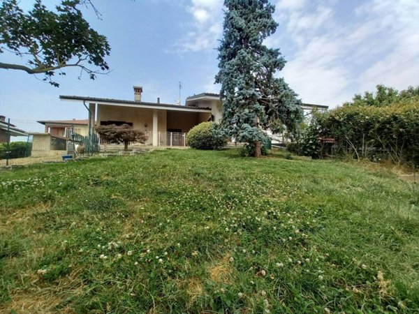 casa indipendente in vendita a Poirino