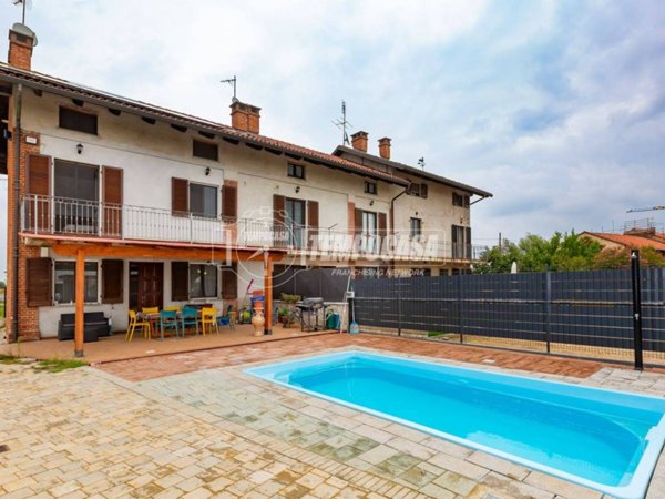 casa indipendente in vendita a Poirino