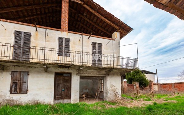 casa indipendente in vendita a Poirino