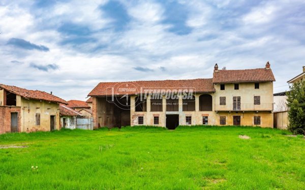 casale in vendita a Poirino