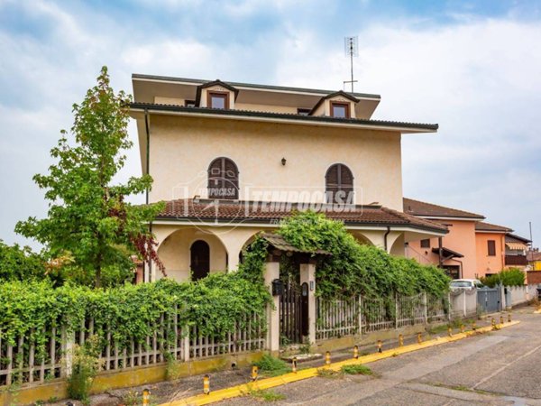 casa indipendente in vendita a Poirino