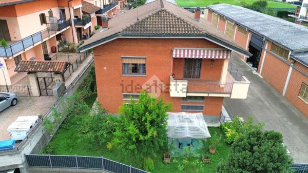 casa indipendente in vendita a Poirino