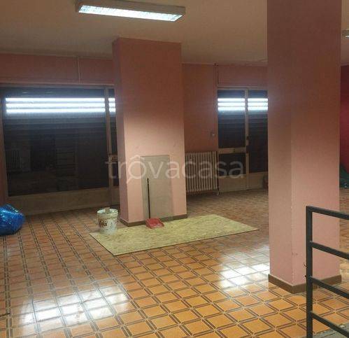 negozio in vendita a Poirino in zona Marocchi