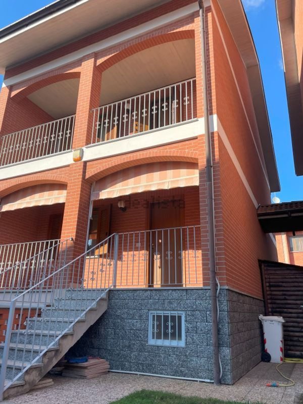 casa indipendente in vendita a Poirino