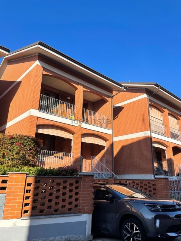 casa indipendente in vendita a Poirino