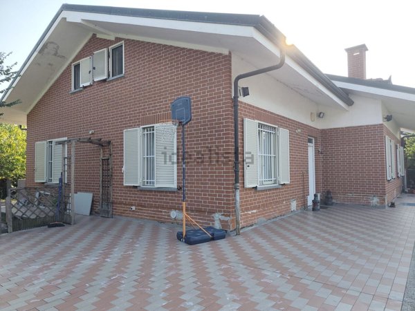 casa indipendente in vendita a Poirino